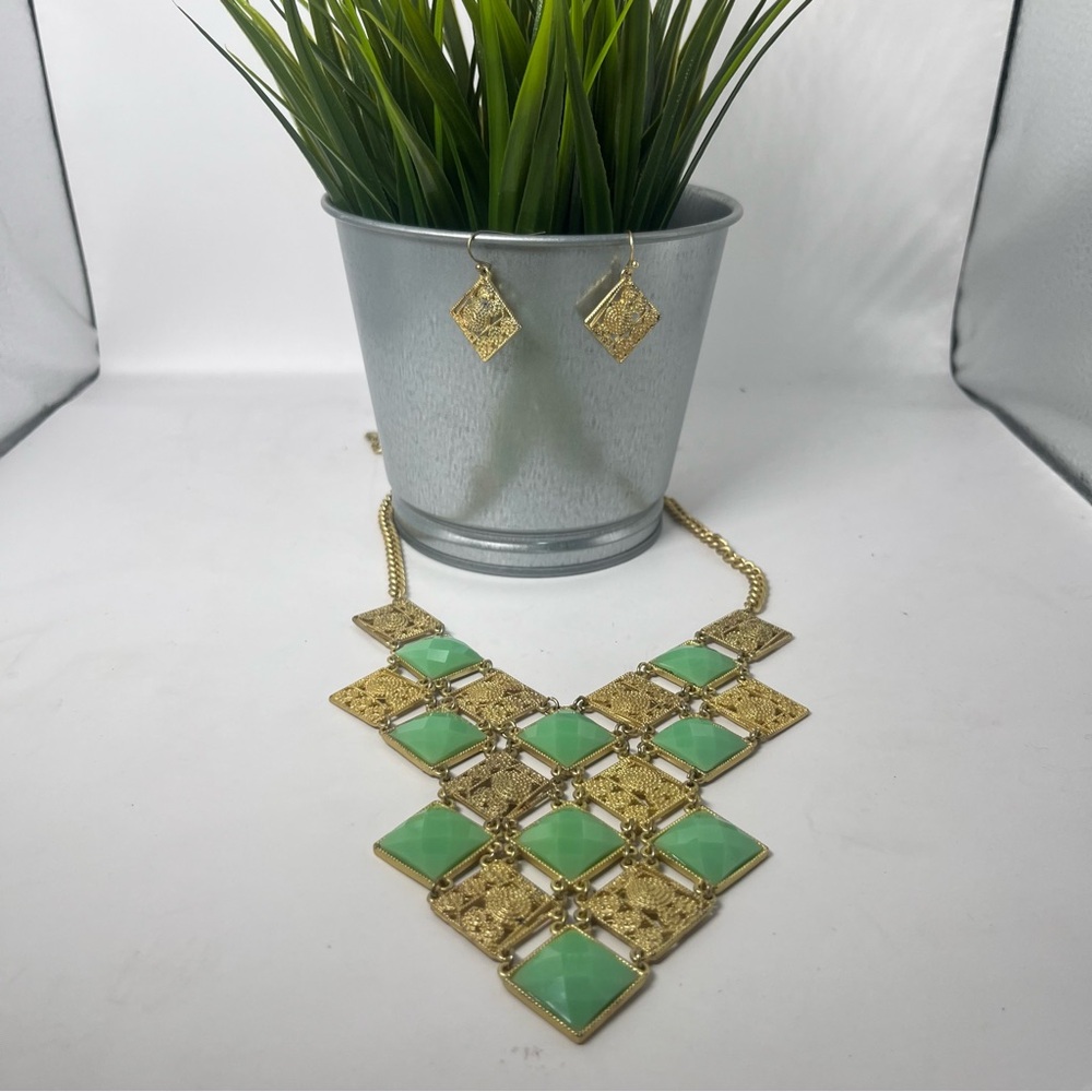 Elegant Gold and Mint Green Necklace and Earring Set Y2K